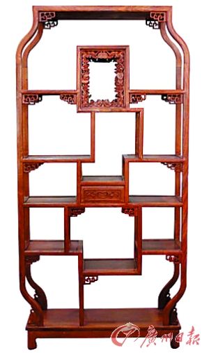 缅甸花梨博古架。