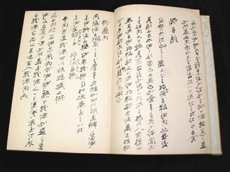 《大千居士学厨》是国画大师张大千亲笔书写日常家居的食谱，全书17道菜，800多字，言简意赅，却透露美食家的独到秘技。图片来源：台湾联合报