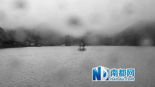 车建全影像作品《亭》截图。