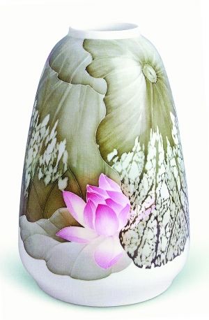 釉下五彩《何荷》
