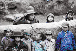 “工人?农民??朱宪民、王郁文影像４０年典藏展”在雅昌艺术馆举行，图为朱宪民摄影作品。　　（资料图片）
