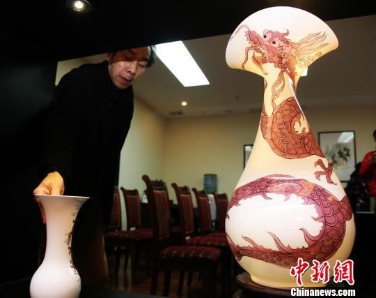 《祥龙呈瑞》亮相长沙　杨华峰　摄