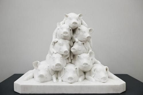 左小祖咒雕塑作品《左小猪猪》