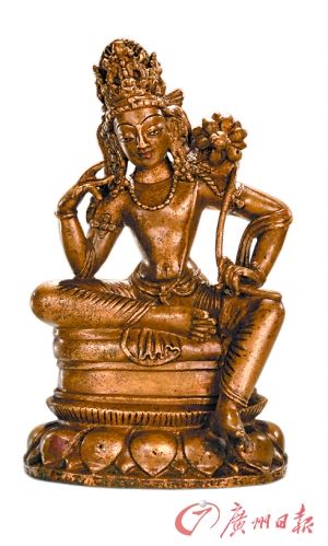 莲花手观音 斯瓦特（8~9世纪） 高15厘米 黄铜合金，嵌银嵌红铜，单体浇铸
