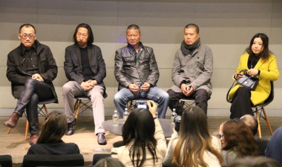 新闻发布会现场艺术家策展人代表