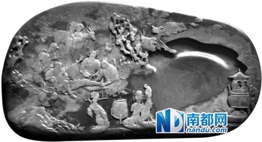 1.呈现金晕的歙砚。