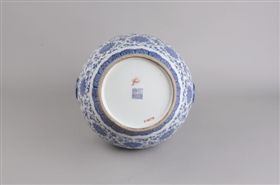 乾隆青花宝相花八吉祥纹兽耳尊底款
