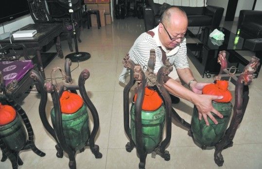 王先生的四个酒轿、酒罐