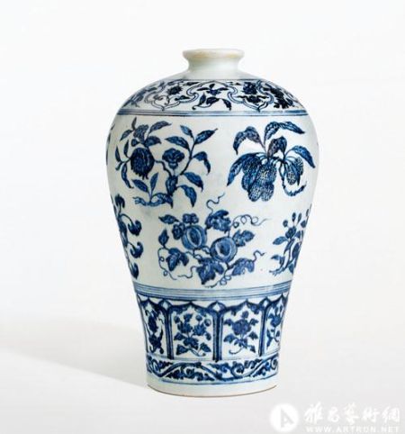 永乐青花花果纹梅瓶
