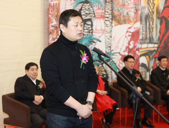 中央美术学院教授赵力介绍展览情况