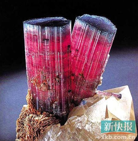 碧玺原石。（资料图）