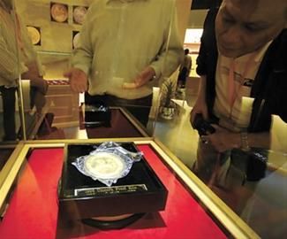 “镇馆之宝”1公斤“麒麟金币”。