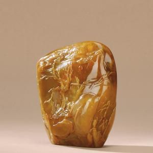 郭懋介作  田黄石《香山九老薄意雕件》H：8cm，289g  