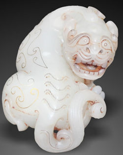 瑞兽圆雕摆件