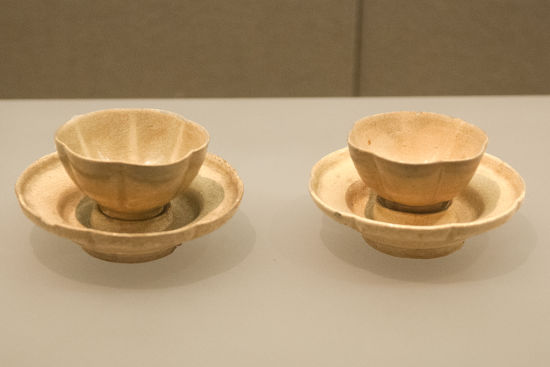003青白瓷盏托