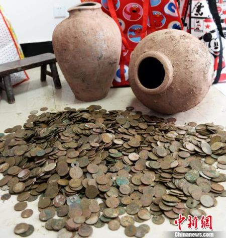 出土的古币数量巨大　康宁　摄