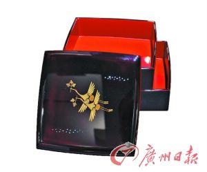 大端乐宽 莳绘礼盒《二段重（双鹤）》（漆器）