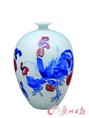 青花釉里红“家和万事兴”瓶